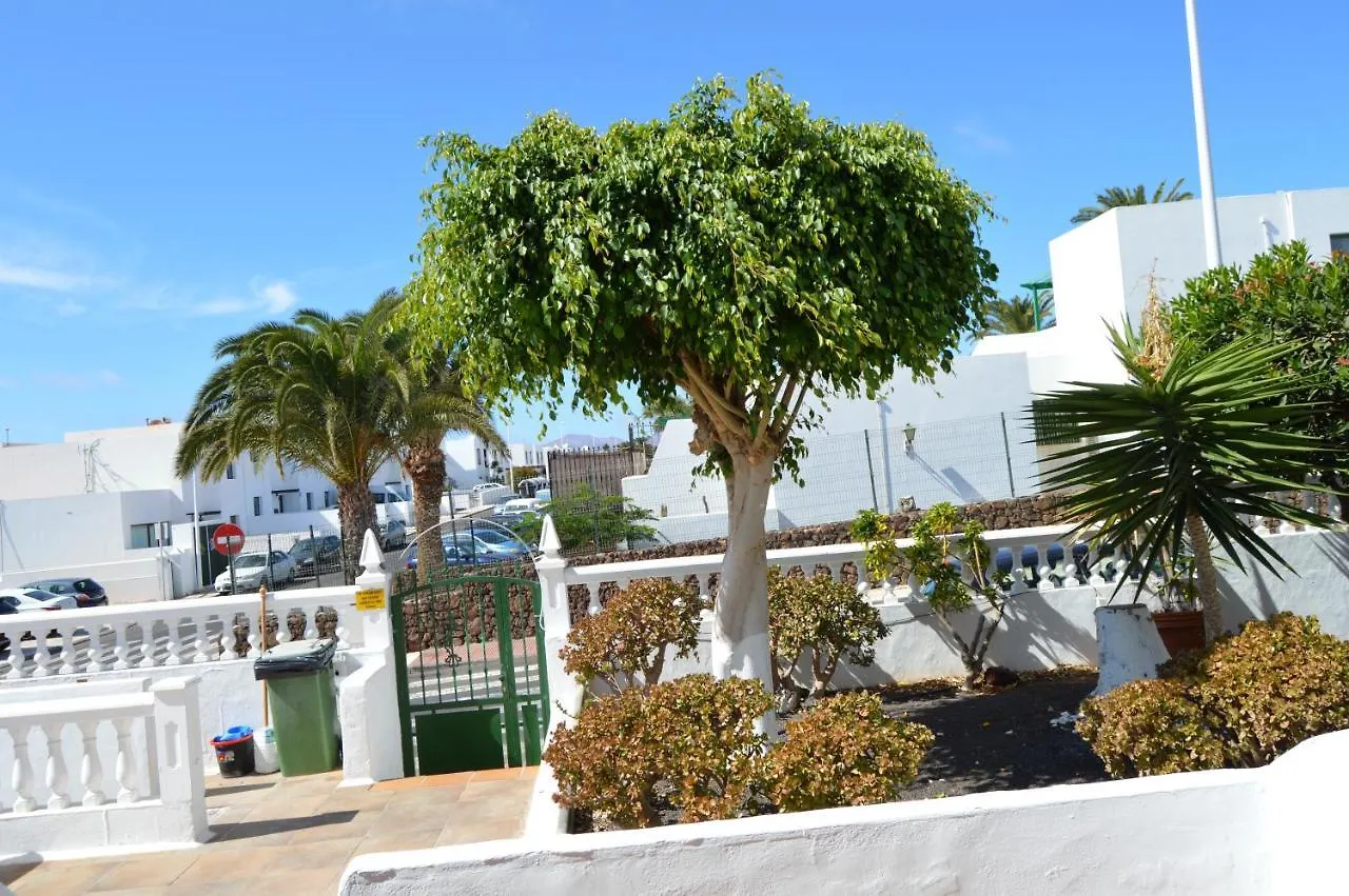 Lava Teneguia, 5 Guests In 2 Bedrooms Puerto del Carmen  0*, Puerto del Carmen (Lanzarote)